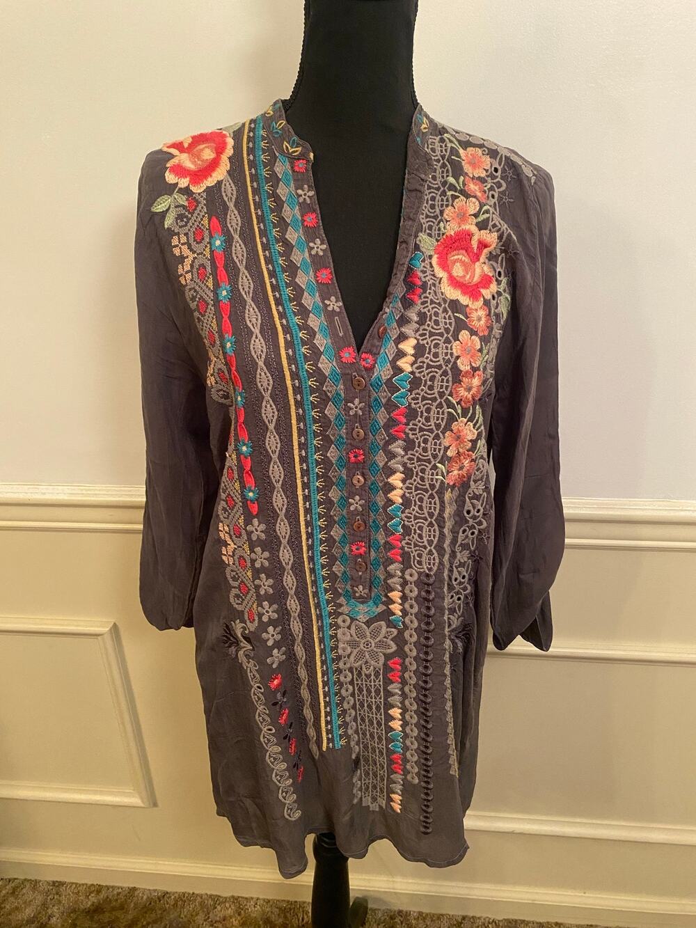 Johnny Was Boho Embroidered Tunic Top Grey Floral Deep V Neck Lightweight